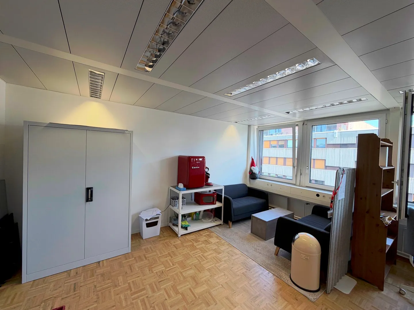 Bright office on the 4th floor in Dübendorf - available immediately - Photo 3 of 10