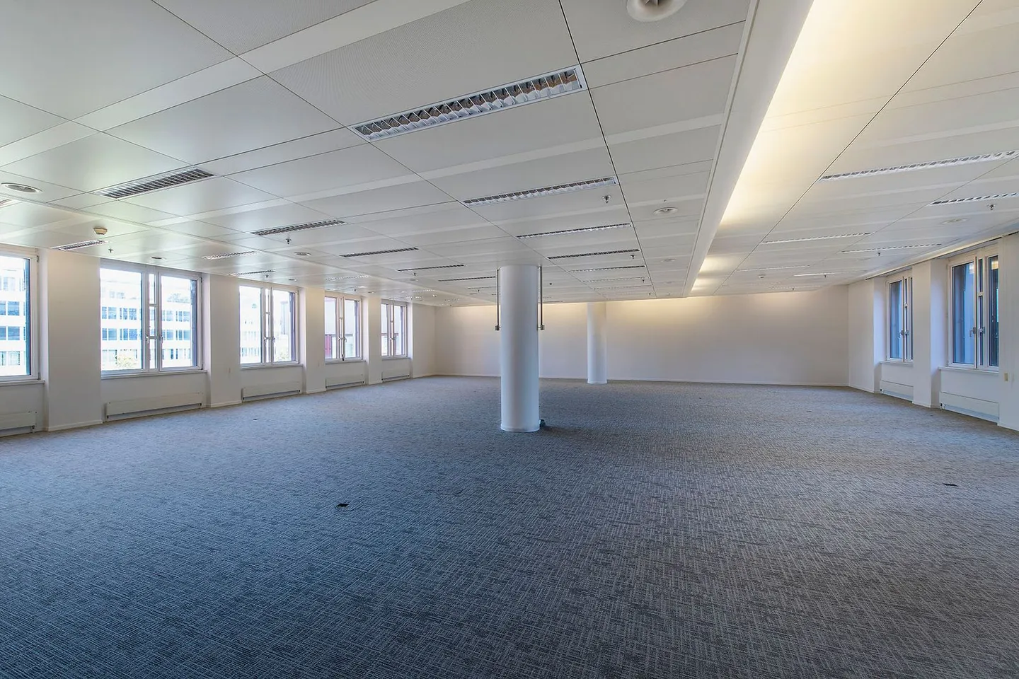 Commercial space for Robotics & Innovation - Photo 10 of 13
