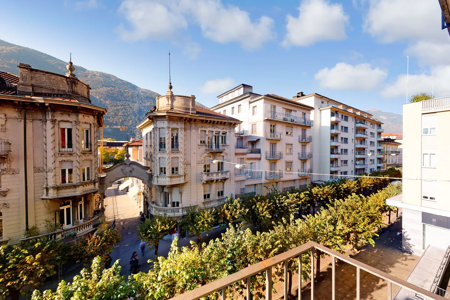 Welcome to your new work environment in the heart of Bellinzona! - Photo 1 of 11