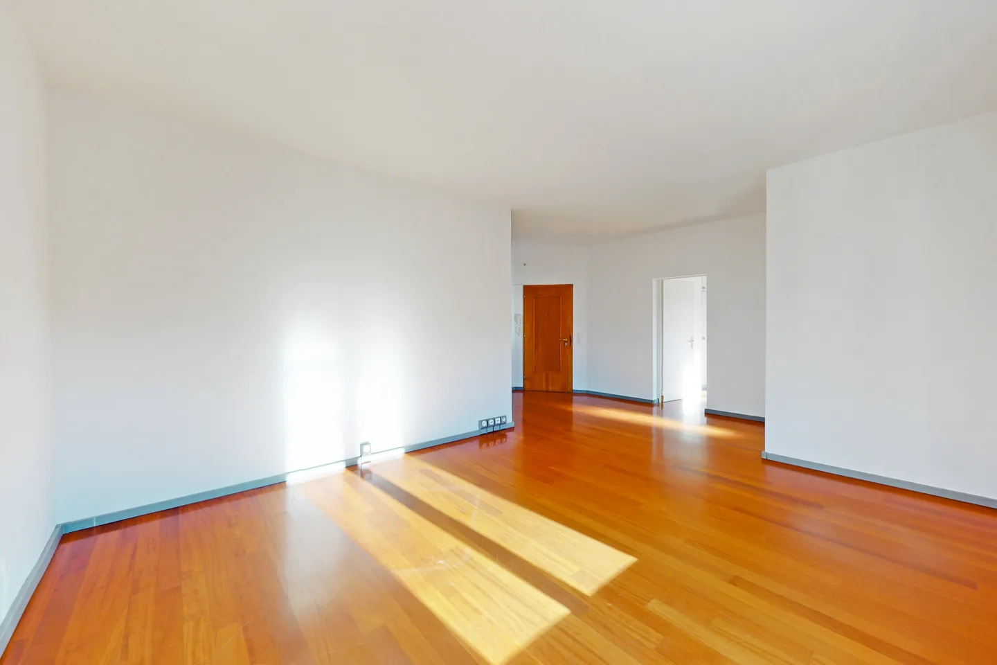 Welcome to your new work environment in the heart of Bellinzona! - Photo 3 of 11