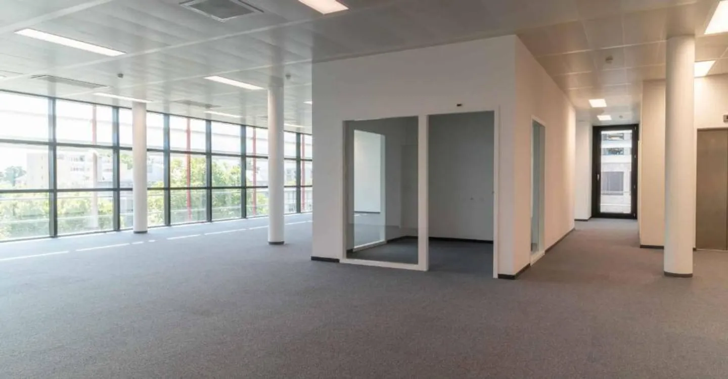 Office - Photo 4 of 11