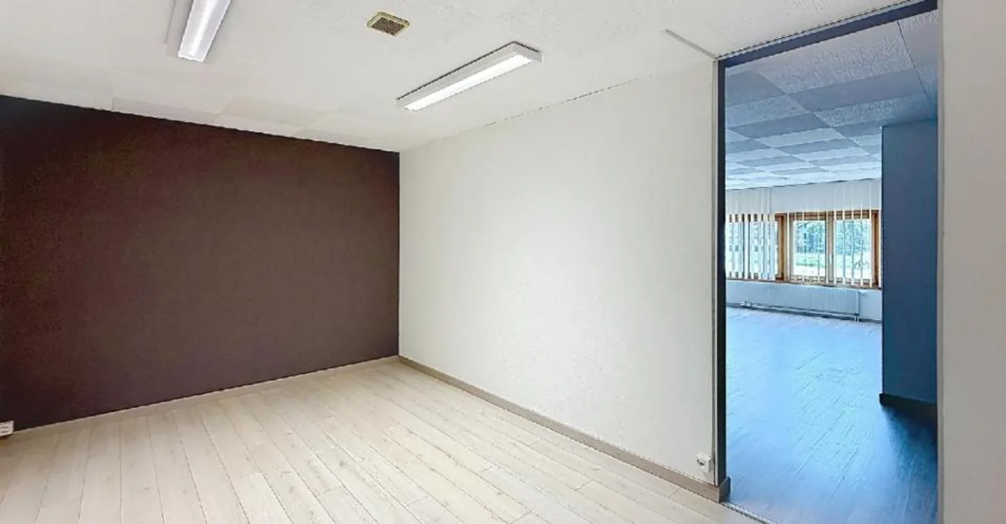 Office - Photo 2 of 4