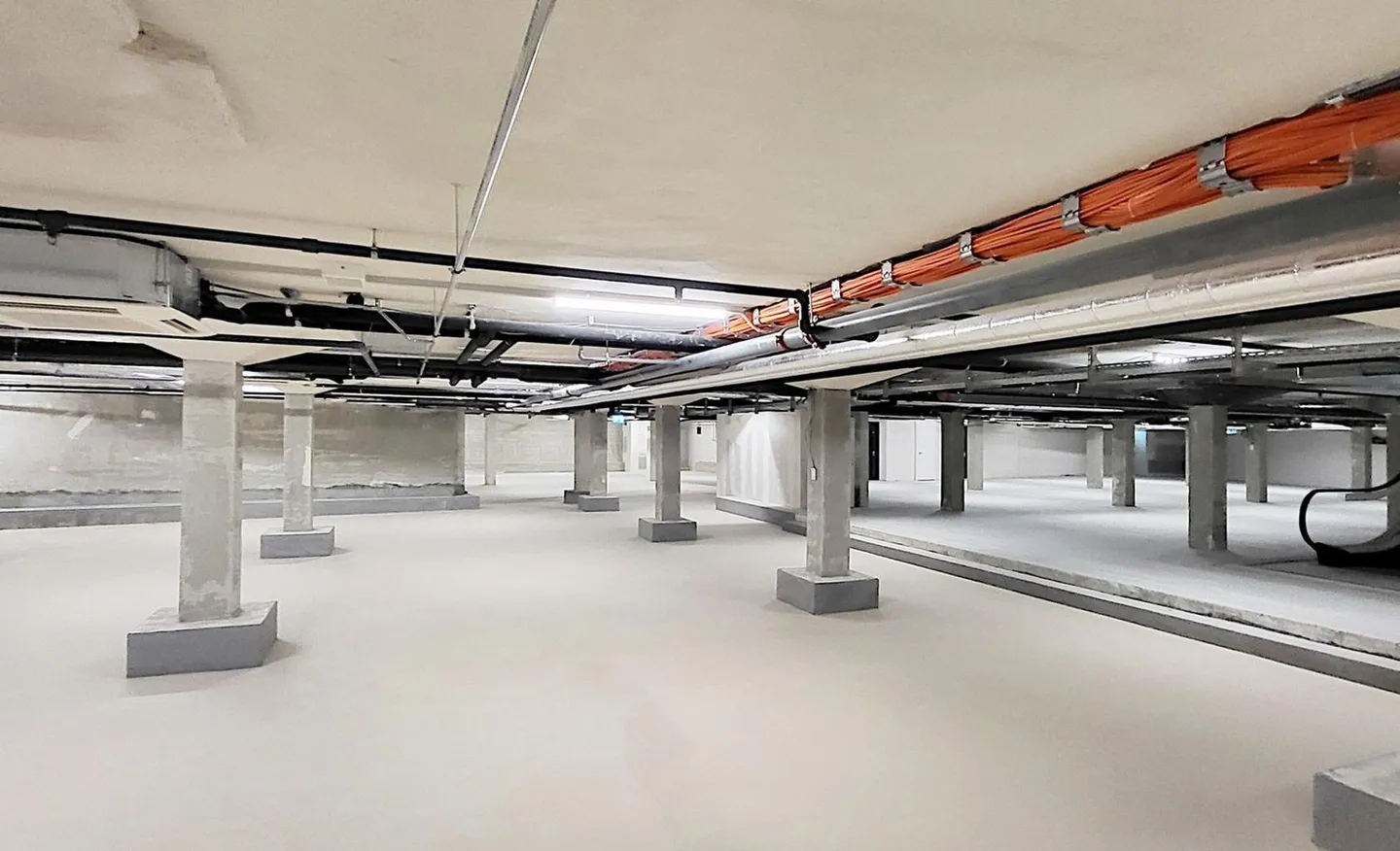 400 m2 di superficie di vendita nel seminterrato con generatore di frequenza al piano terra! - Foto 12 di 13