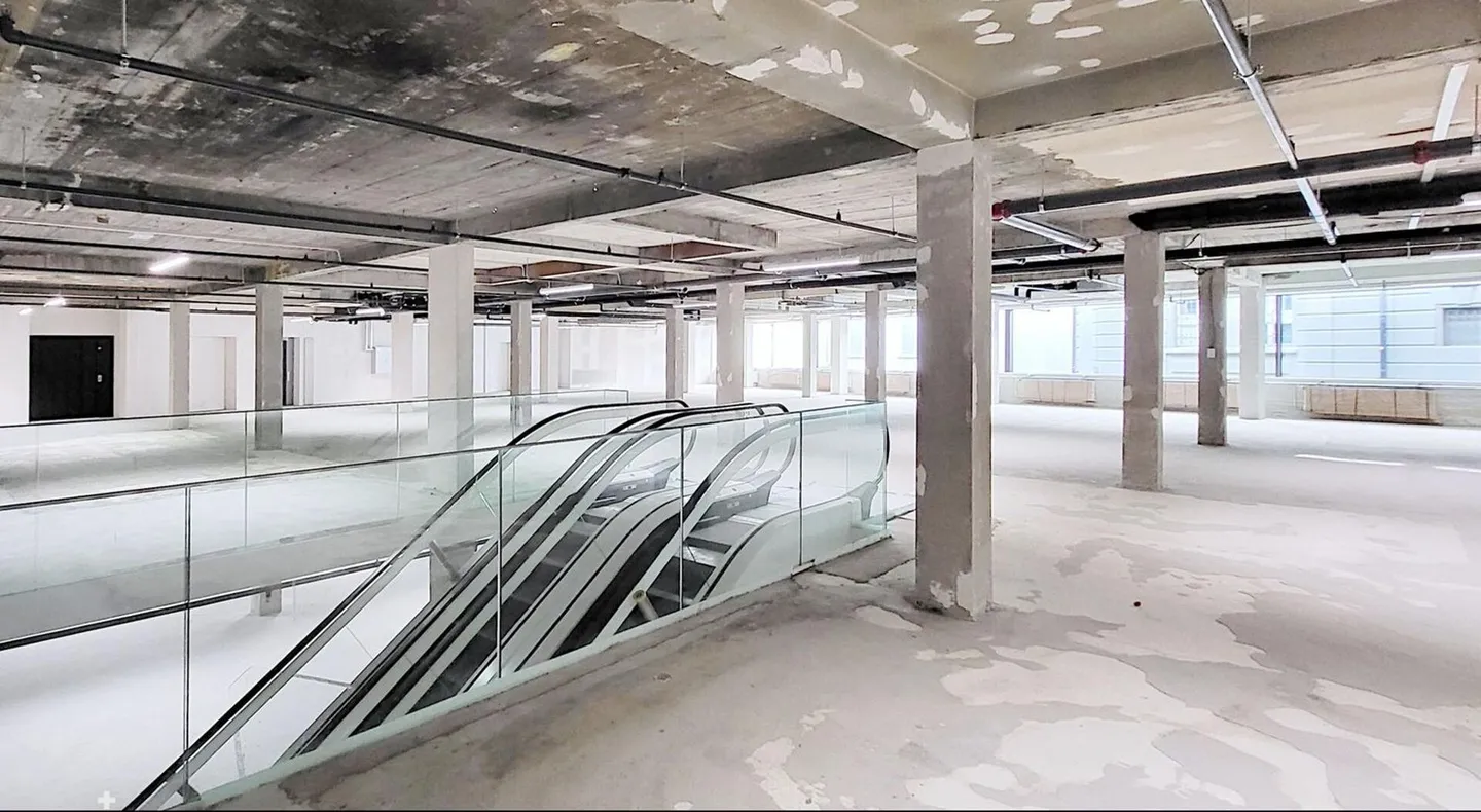 400 m2 di superficie di vendita nel seminterrato con generatore di frequenza al piano terra! - Foto 9 di 13