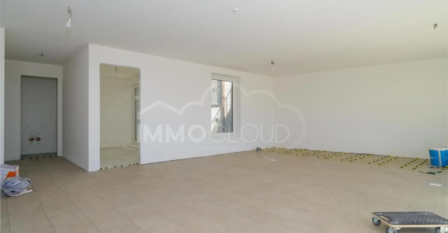 Commerce - Photo 9 of 10