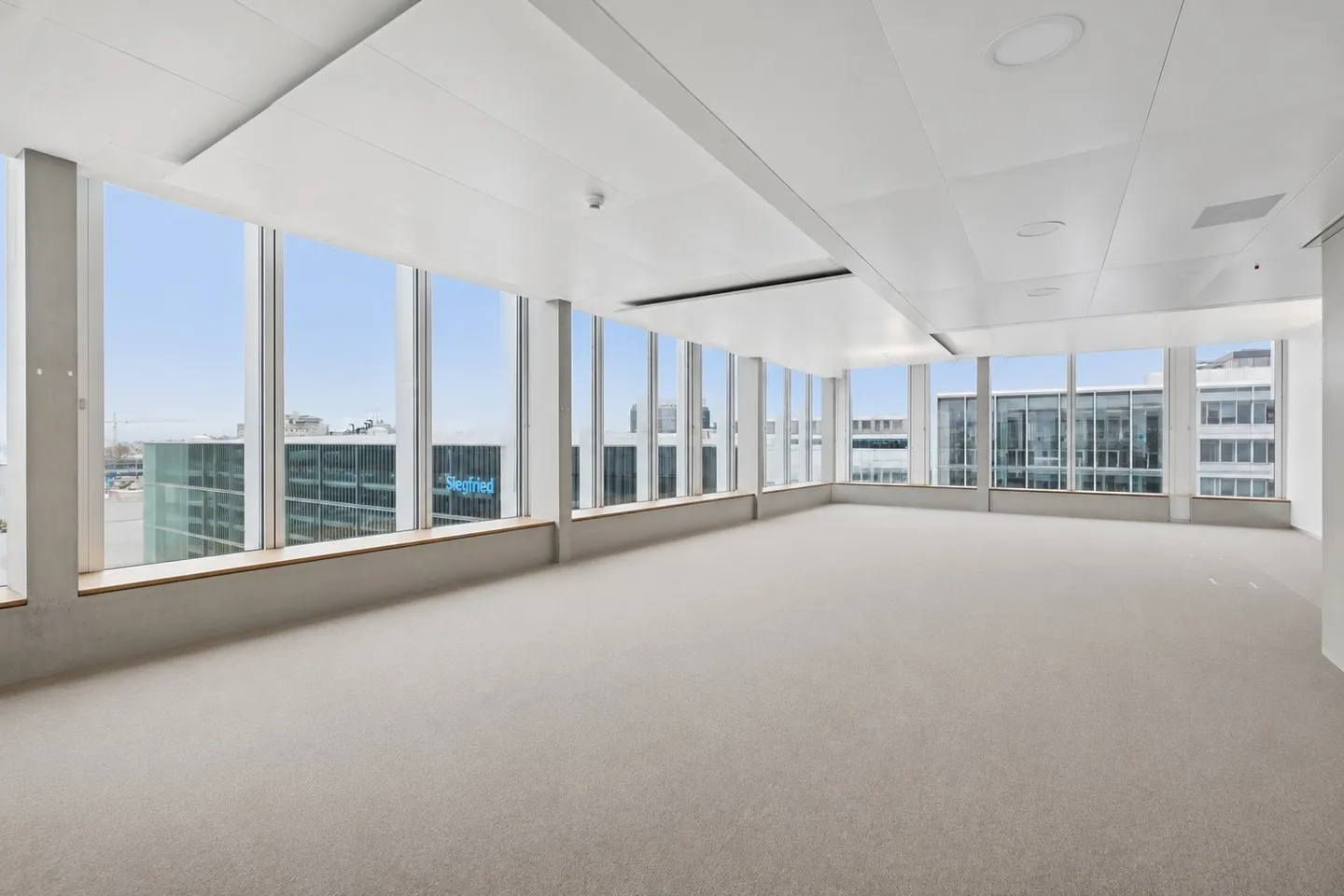 Modern Office Spaces Directly at Zofingen Train Station - Photo 10 of 13