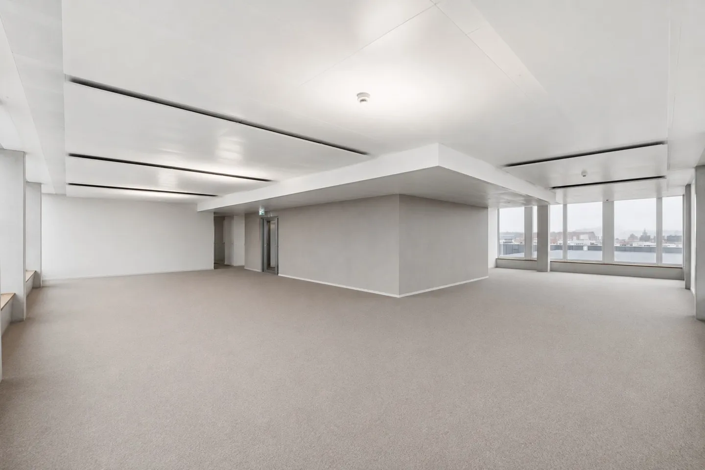 Flexible office spaces in a central location - Photo 5 of 13