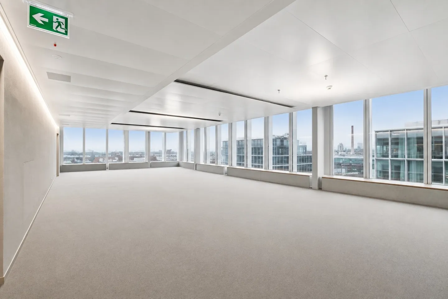 Flexible office spaces in a central location - Photo 7 of 13