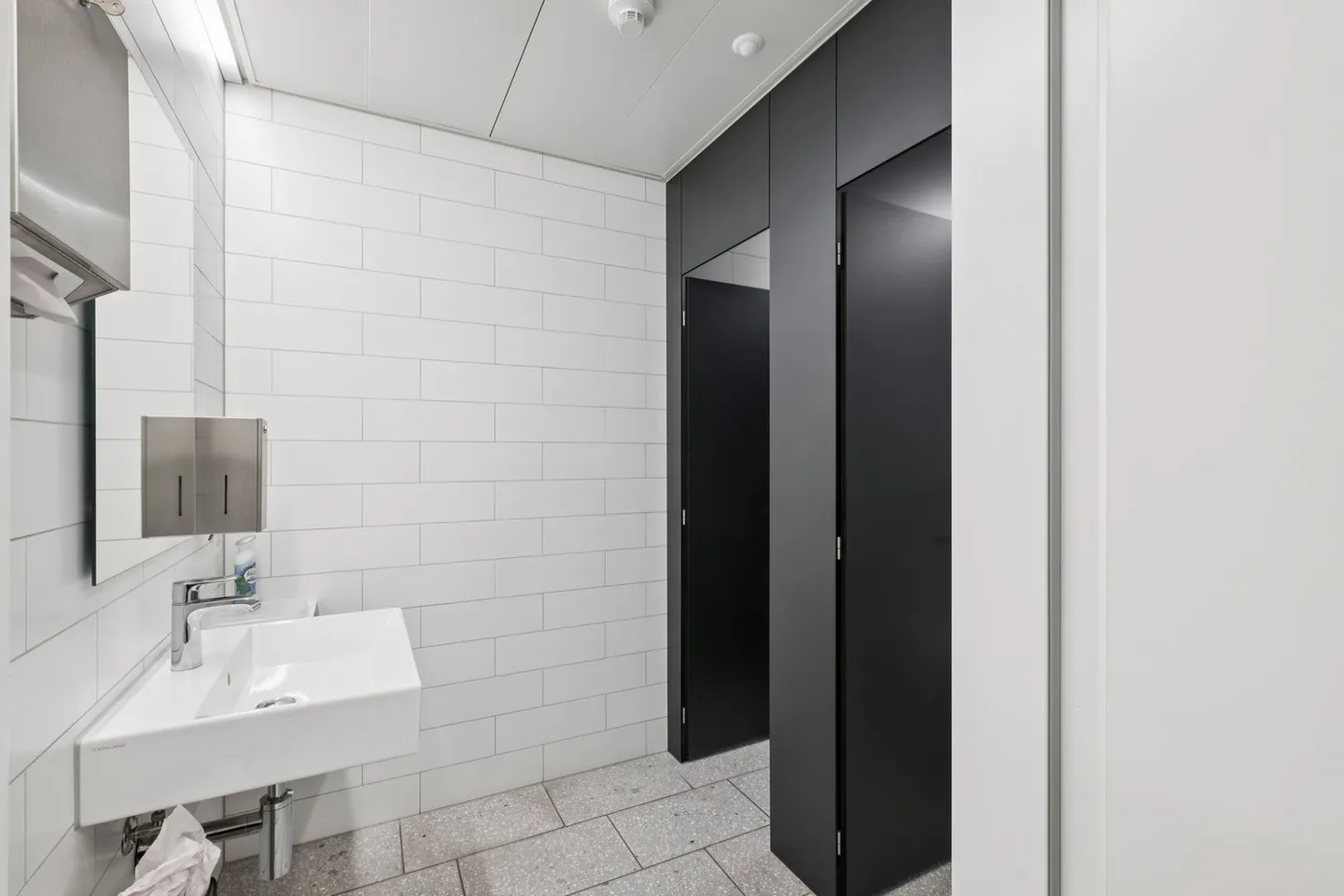 Flexible office spaces in a central location - Photo 13 of 13