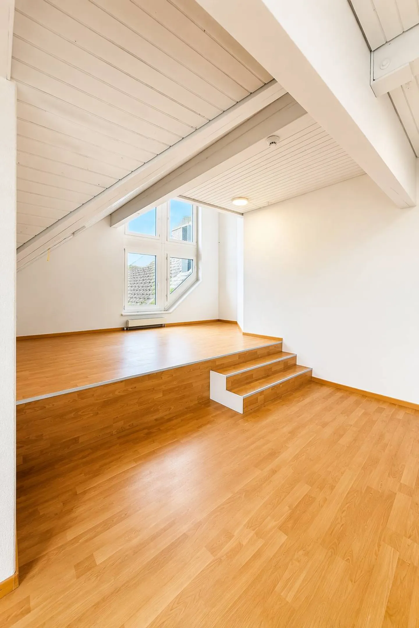 Bright office space in a central location in Berikon - Photo 4 of 6