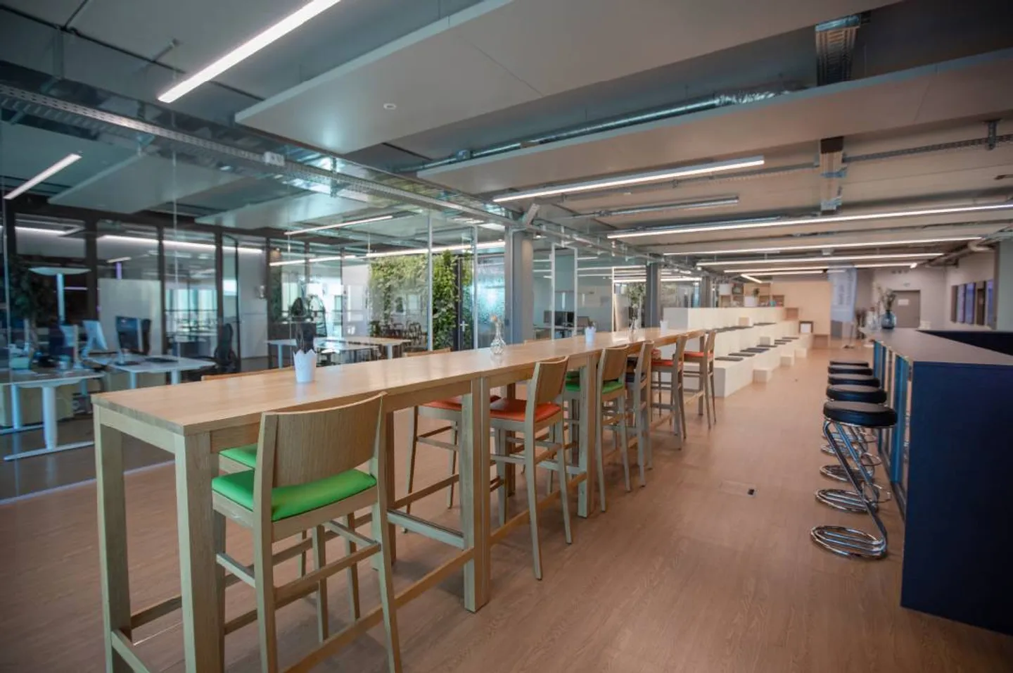Exklusive Büro- und Showroomflächen mit Autolift  bis zu 5'700 m² - Photo 4 sur 10