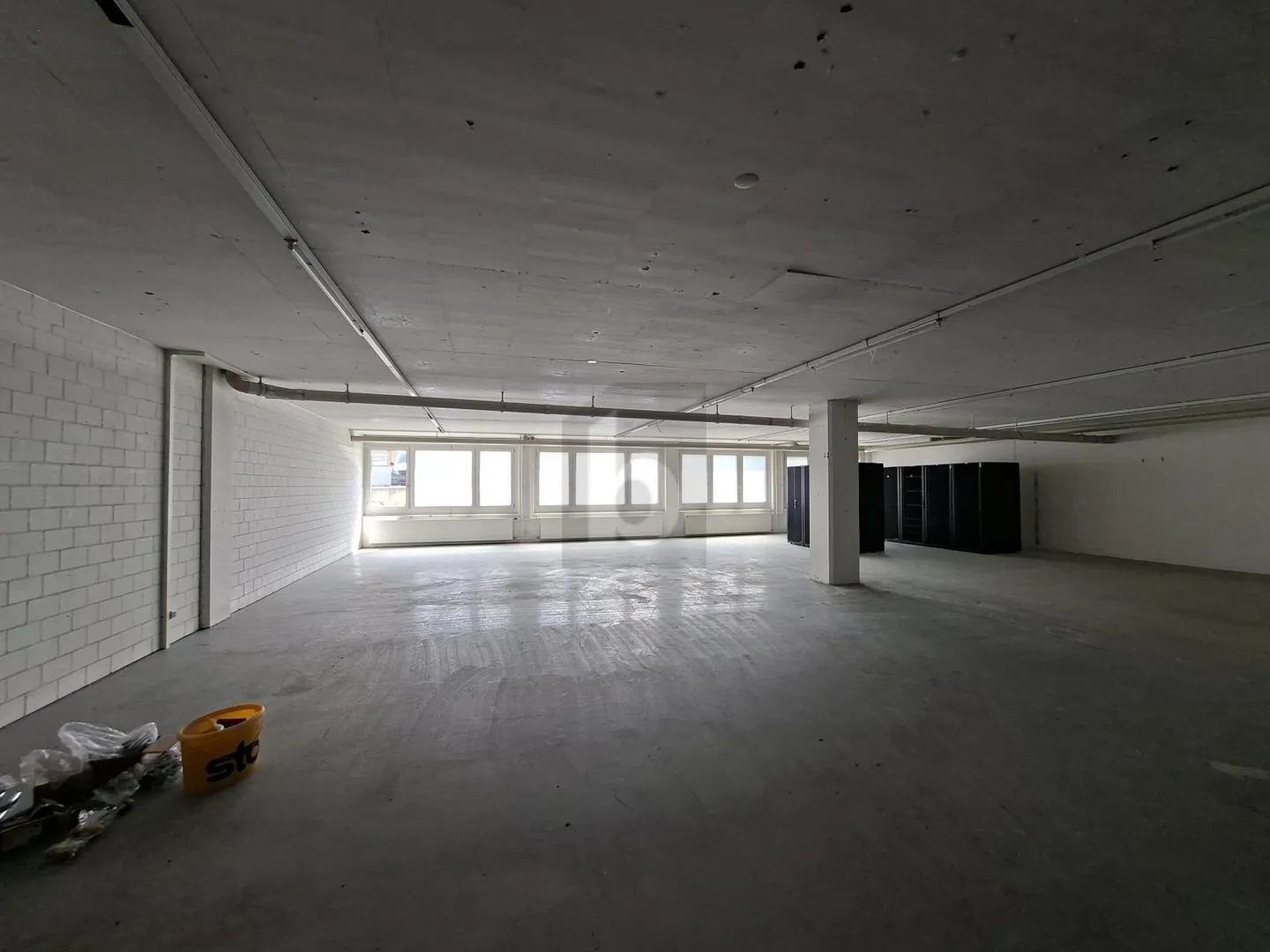 SPAZIO DI STOCCAGGIO ECONOMICO CON ASCENSORE - Foto 3 di 6