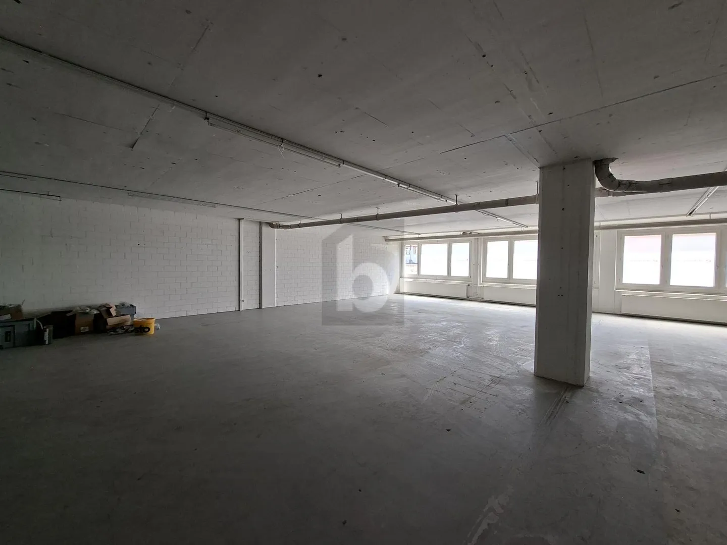 SPAZIO DI STOCCAGGIO ECONOMICO CON ASCENSORE - Foto 4 di 6