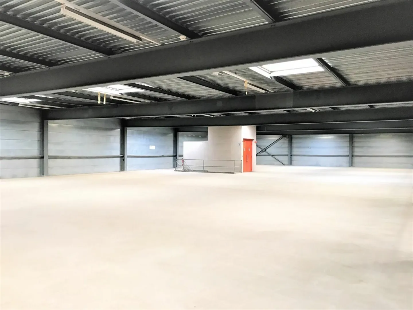 Werkstatt/Lagerfläche von 655 m2, teilbar ab 150 m2 - Foto 1 von 5