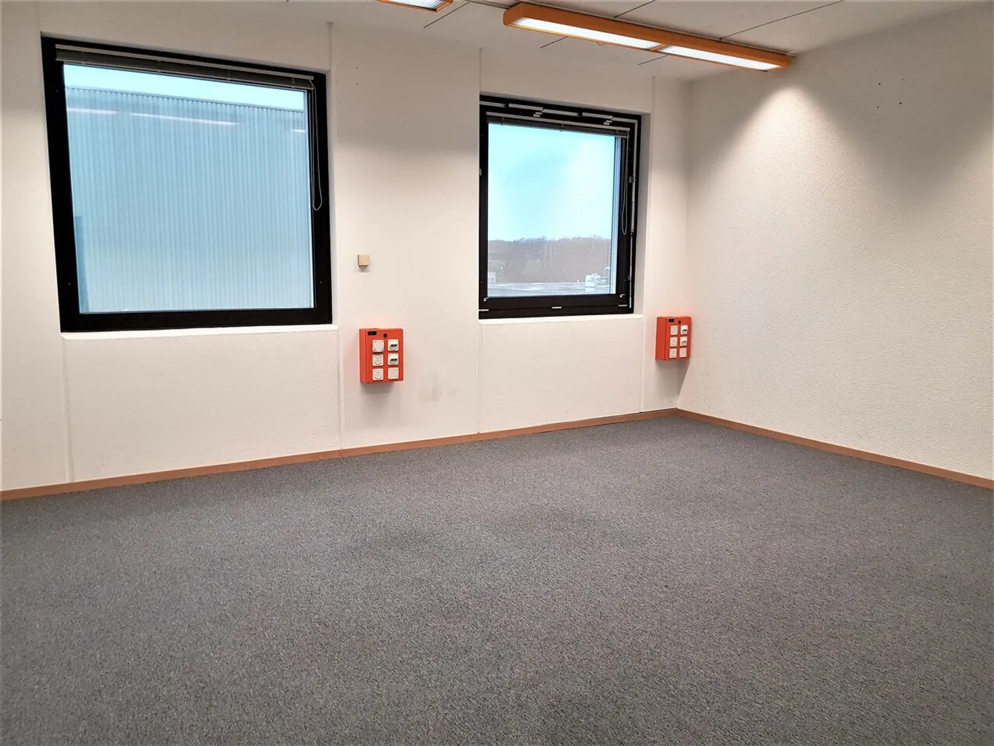 860m2 Büro- und/oder Werkstattfläche - Satigny - Foto 3 von 6