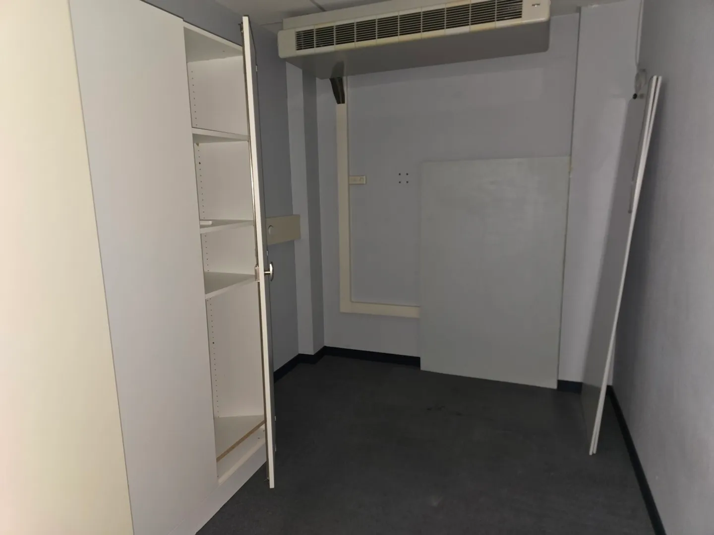 Spazio ufficio spazioso a Yverdon - Foto 8 di 9