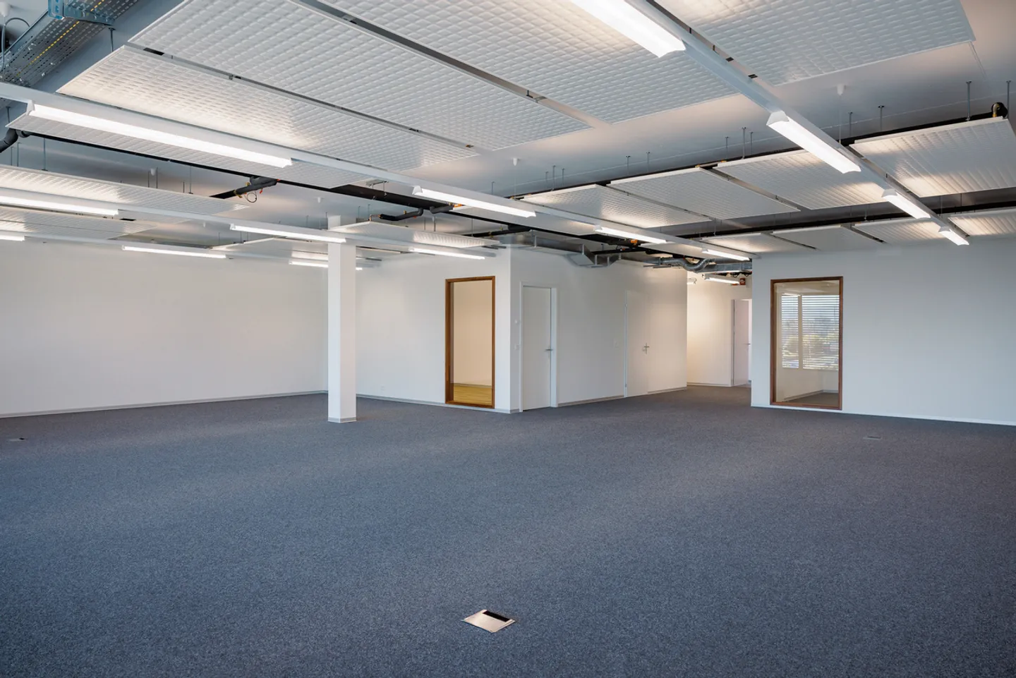 Modern Office Space in Lonay - Photo 2 of 5