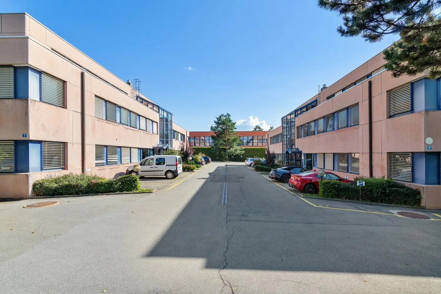 Helles Büro von 156m2 - Sonderangebot! Die ersten 2 Mieten geschenkt - Foto 8 von 11