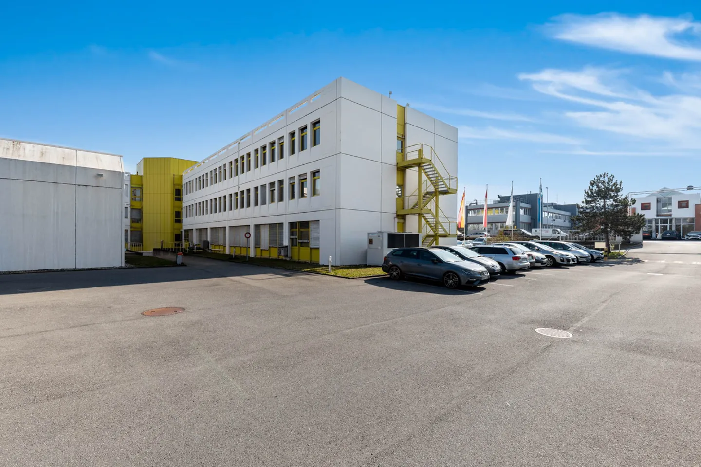 Büro - 21 m² - Nahe Annehmlichkeiten/Transport - Satigny - Foto 2 von 6