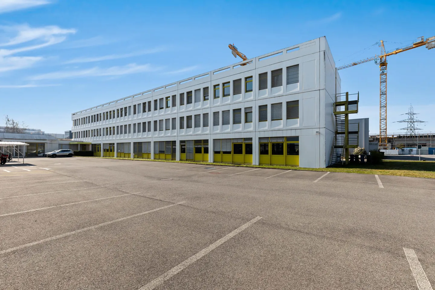 Büro - 21 m² - Nahe Annehmlichkeiten/Transport - Satigny - Foto 4 von 6