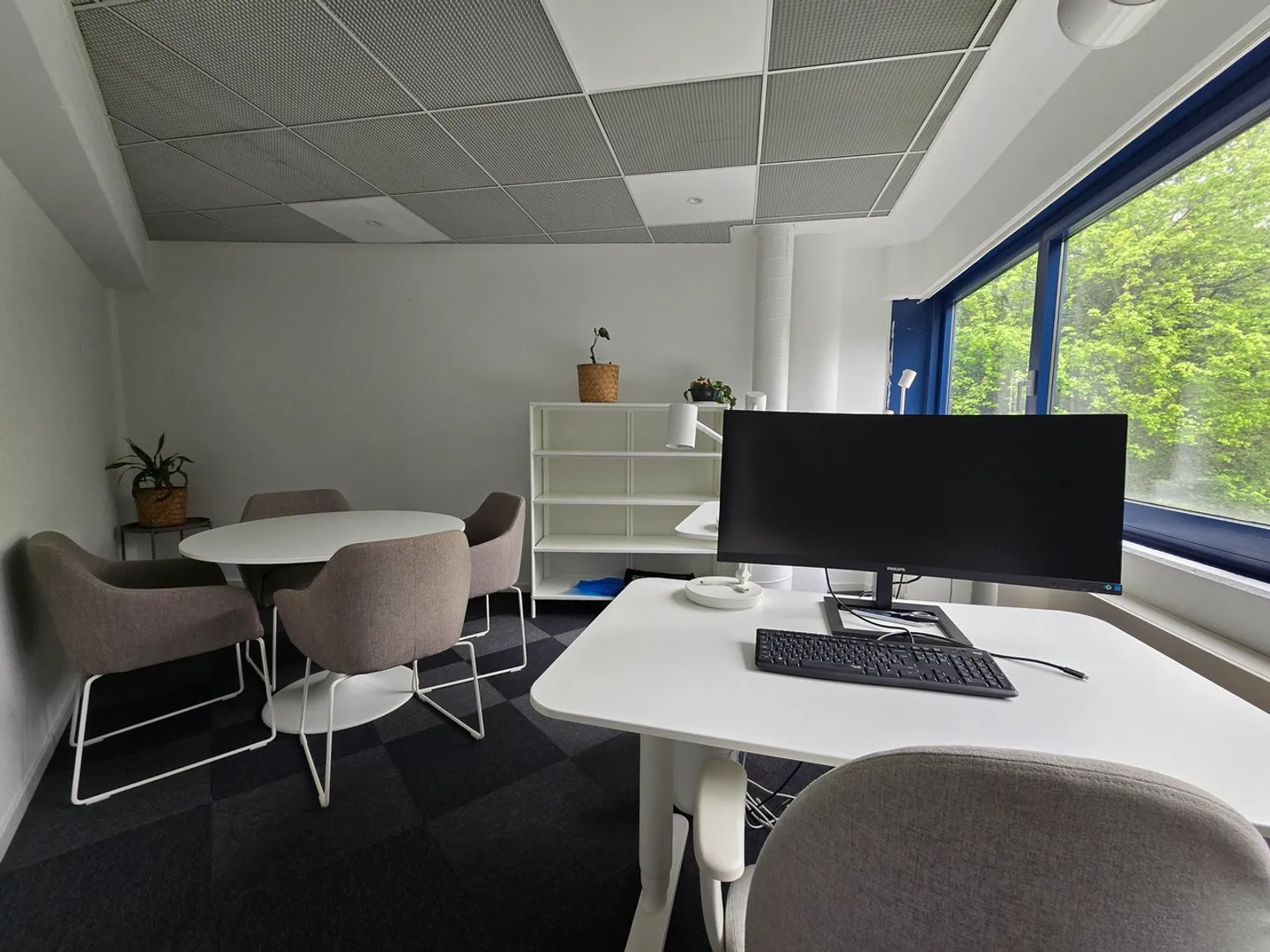 Ufficio moderno Plug-and-Play - Foto 11 di 13