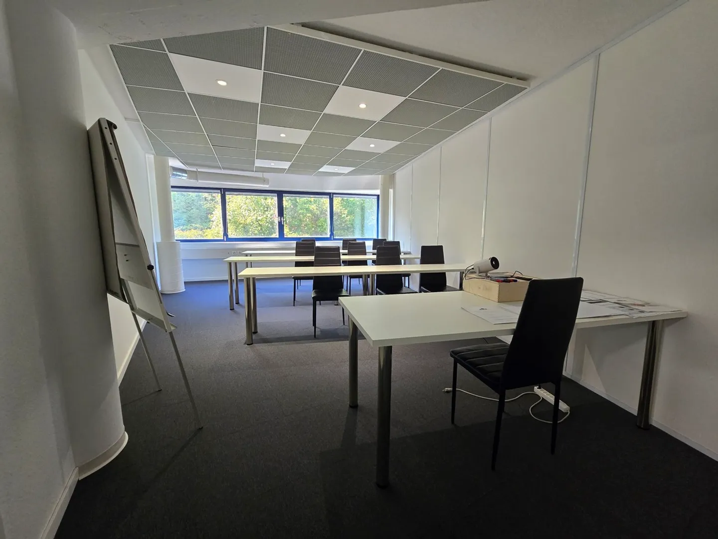 Ufficio Plug-and-Play Moderno - Foto 4 di 9
