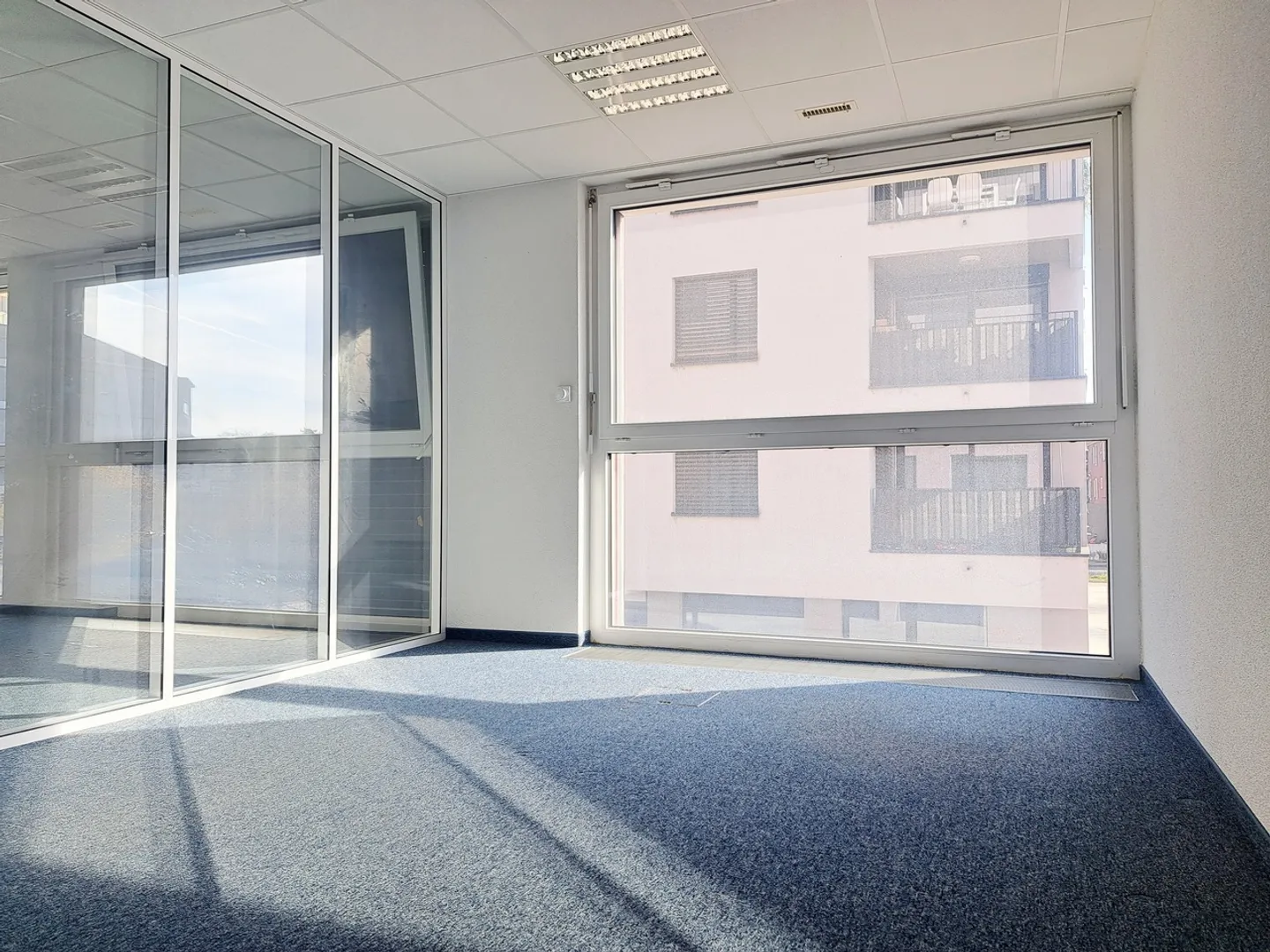 Moderne Büros im Herzen von Yverdon - 270m² - Die ersten 2 Mieten kostenlos - Foto 6 von 10