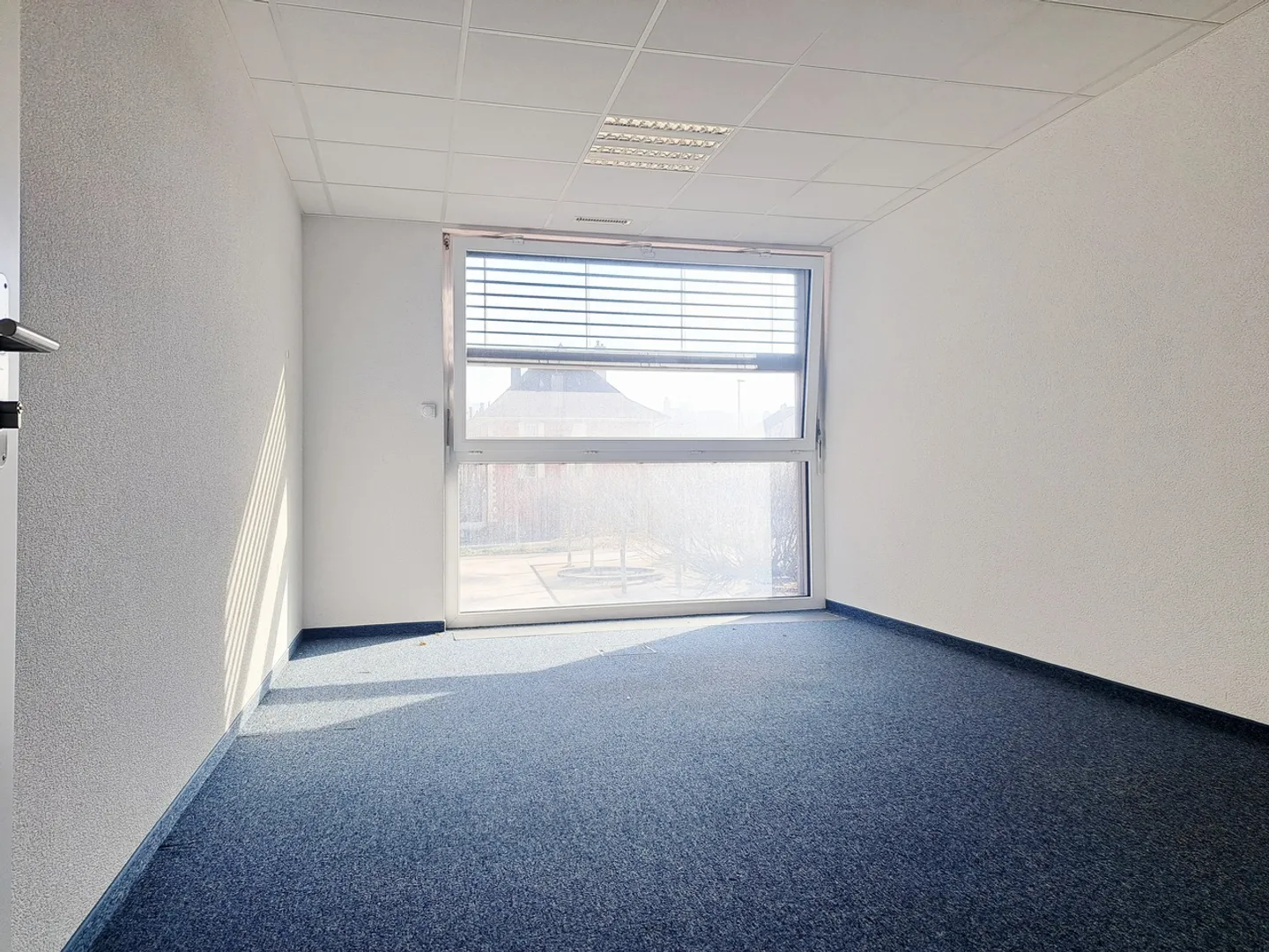 Moderne Büros im Herzen von Yverdon - 270m² - Die ersten 2 Mieten kostenlos - Foto 9 von 10