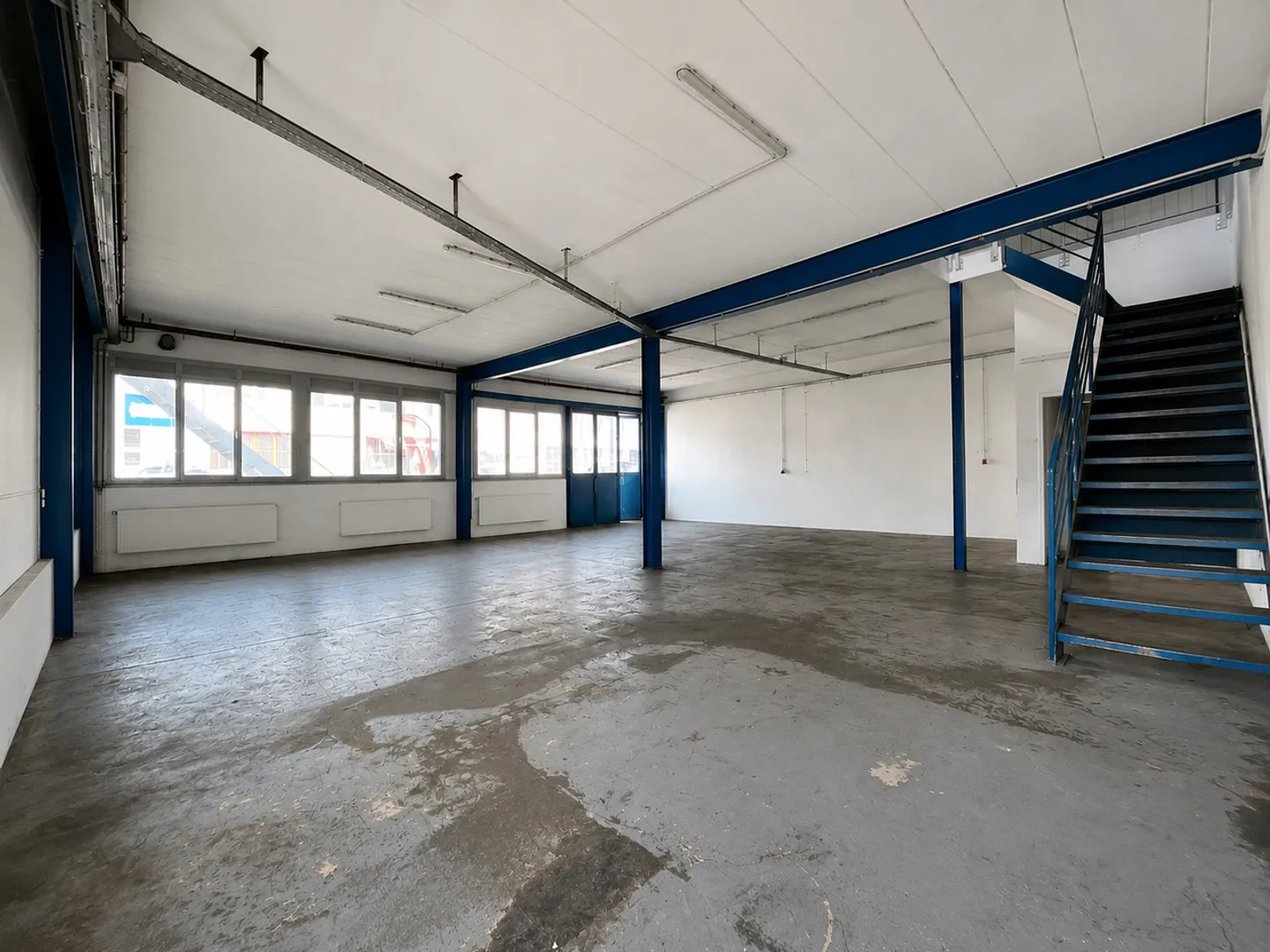 285m2 Werkstatt zu vermieten - Forel - Zentrale Lage - Foto 7 von 9