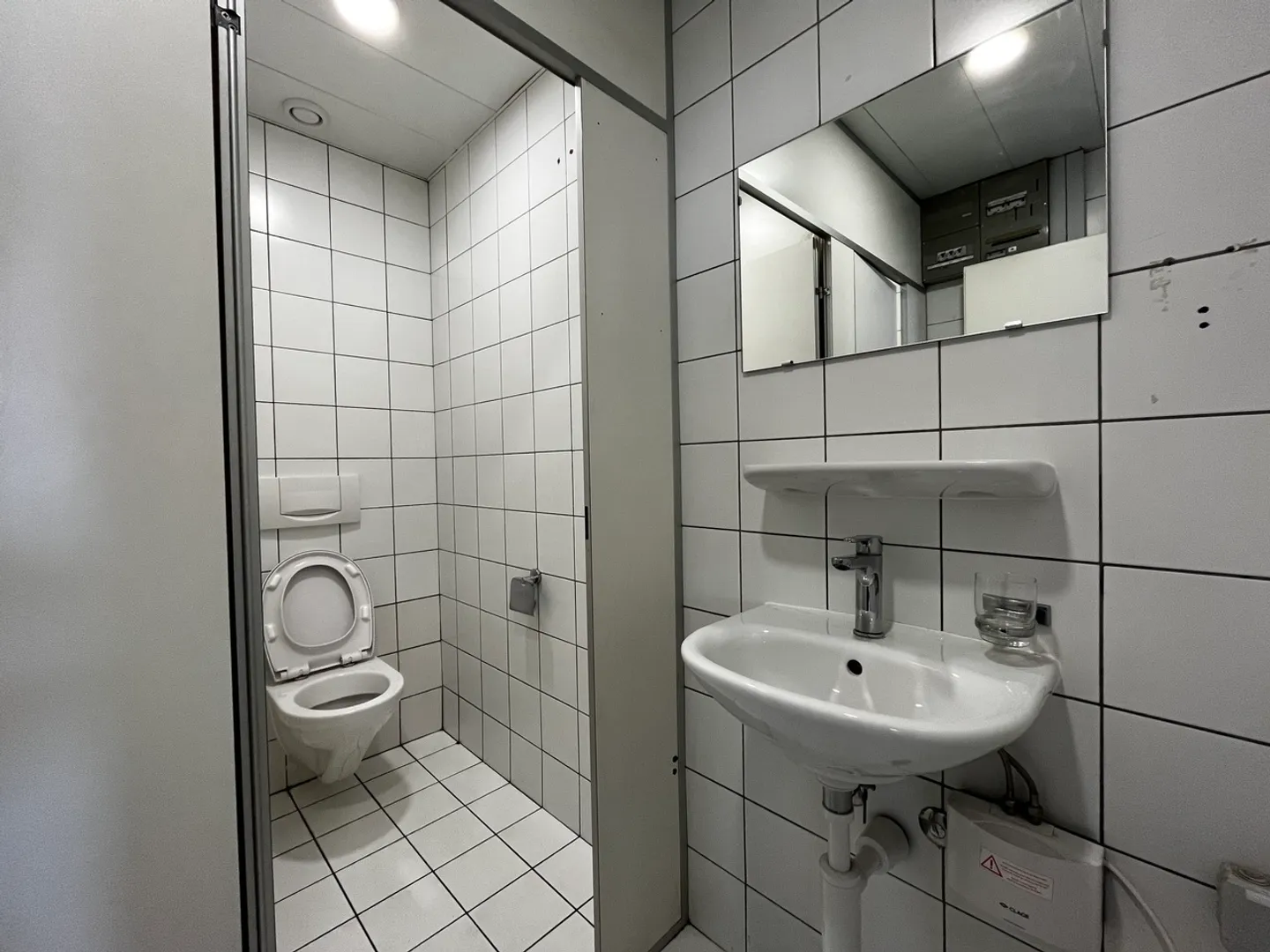 285m2 Werkstatt zu vermieten - Forel - Zentrale Lage - Foto 6 von 9