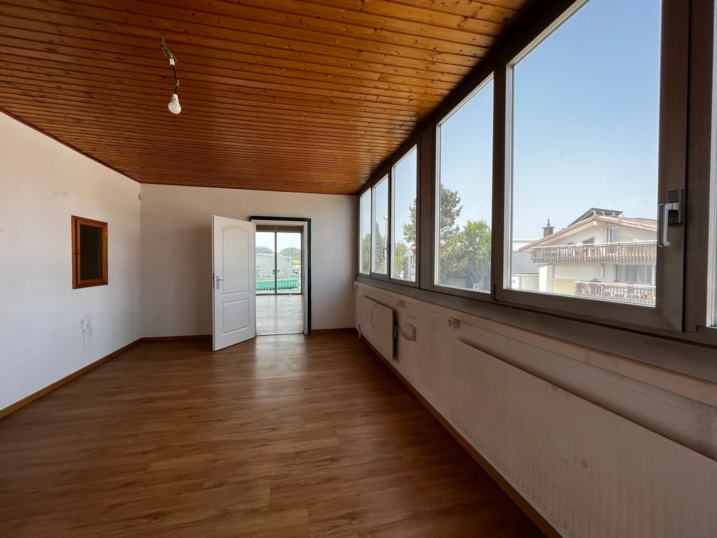 285m2 Werkstatt zu vermieten - Forel - Zentrale Lage - Foto 3 von 9