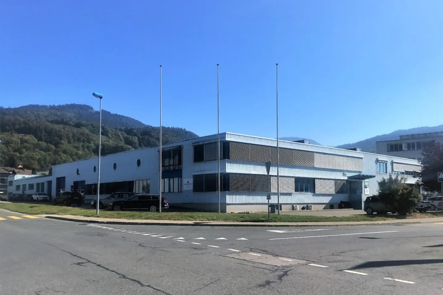 Surface 350 m2 - Laboratoire/salles blanches - Photo 1 of 6