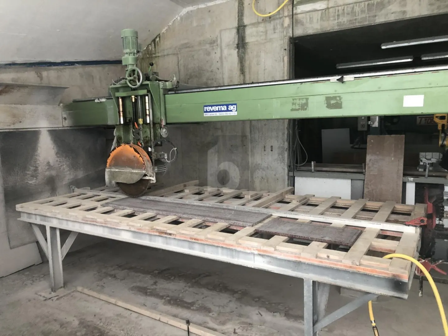 Fully Equipped Workshop for Rent - Photo 1 of 4