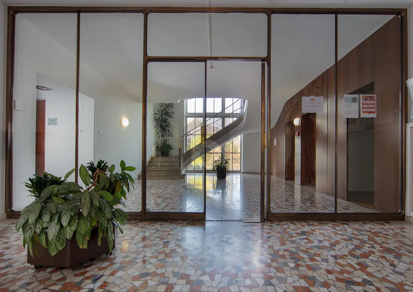 Modern Office Space in Basel - Photo 4 of 6
