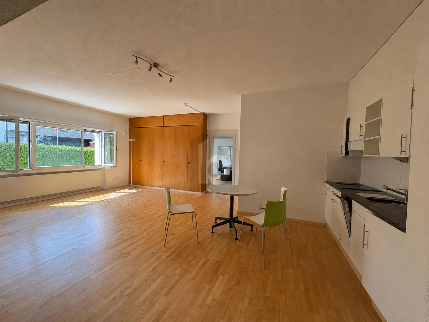 Versatile Office Space in Aeschi - Photo 2 of 6