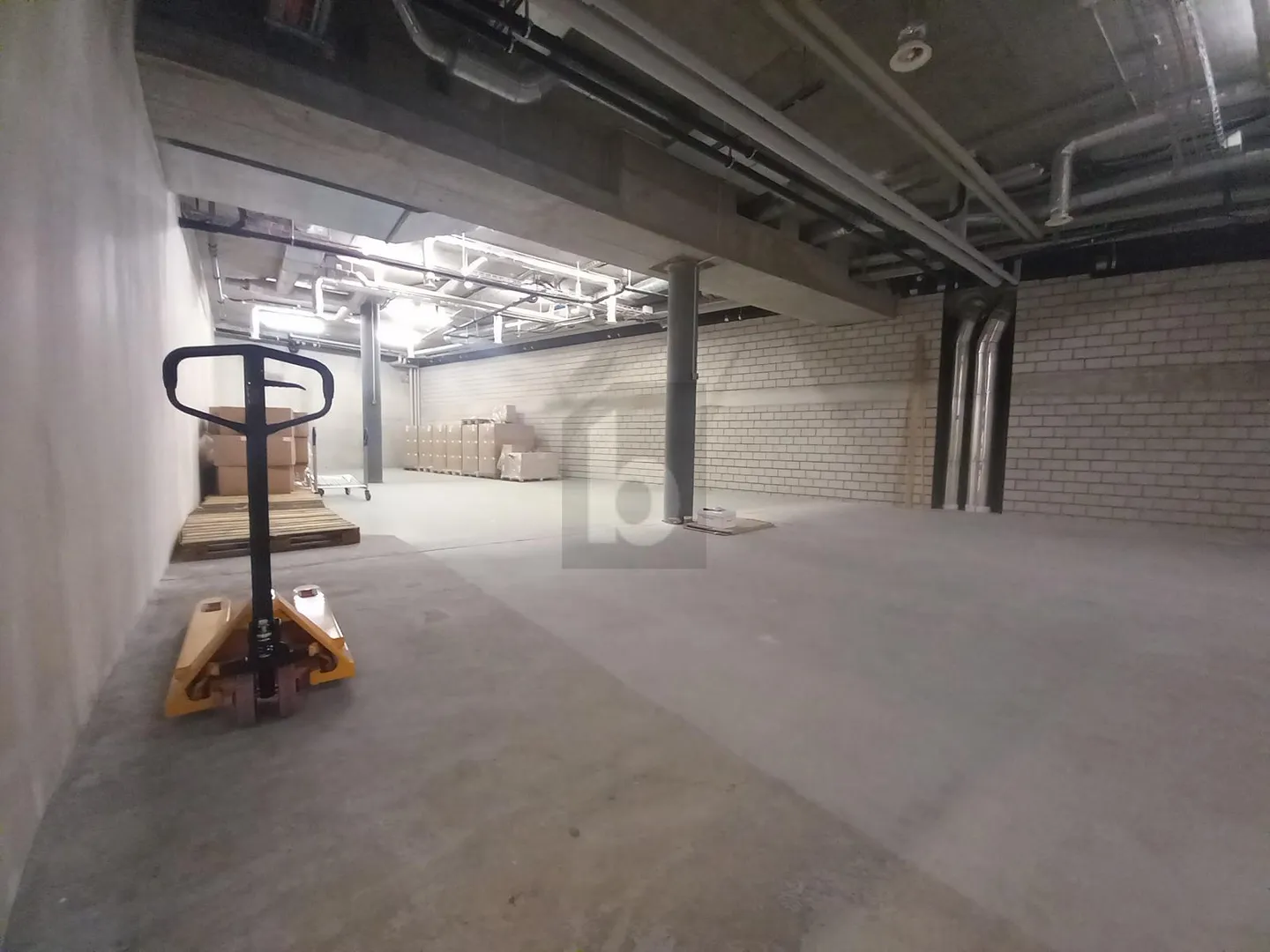 Spacious Storage Space in Central Location - Photo 3 of 6