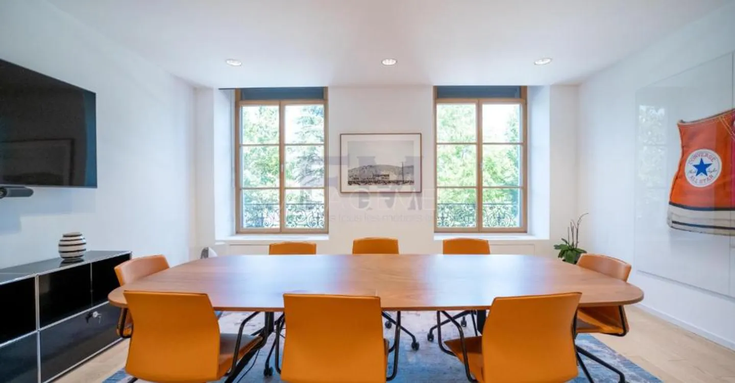 Elegant Office Space in Geneva - Photo 4 of 13