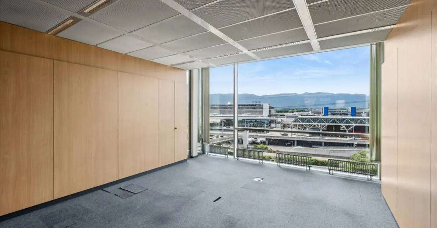 Exceptional Office Near Geneva Airport - Photo 9 of 13