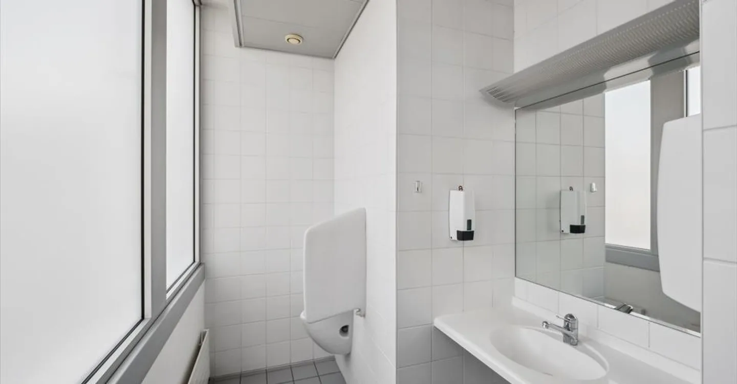 Exceptional Office Near Geneva Airport - Photo 7 of 13
