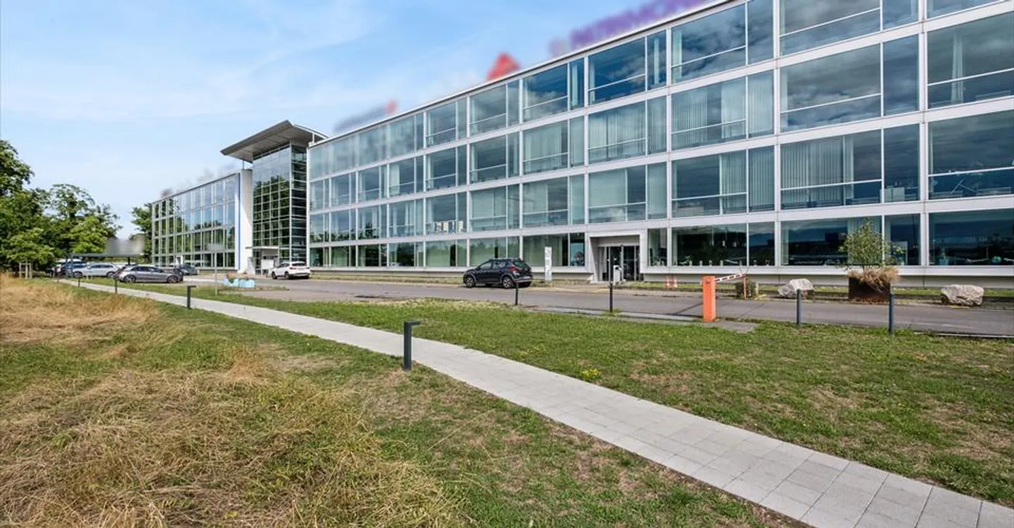 Exceptional Office Near Geneva Airport - Photo 3 of 13