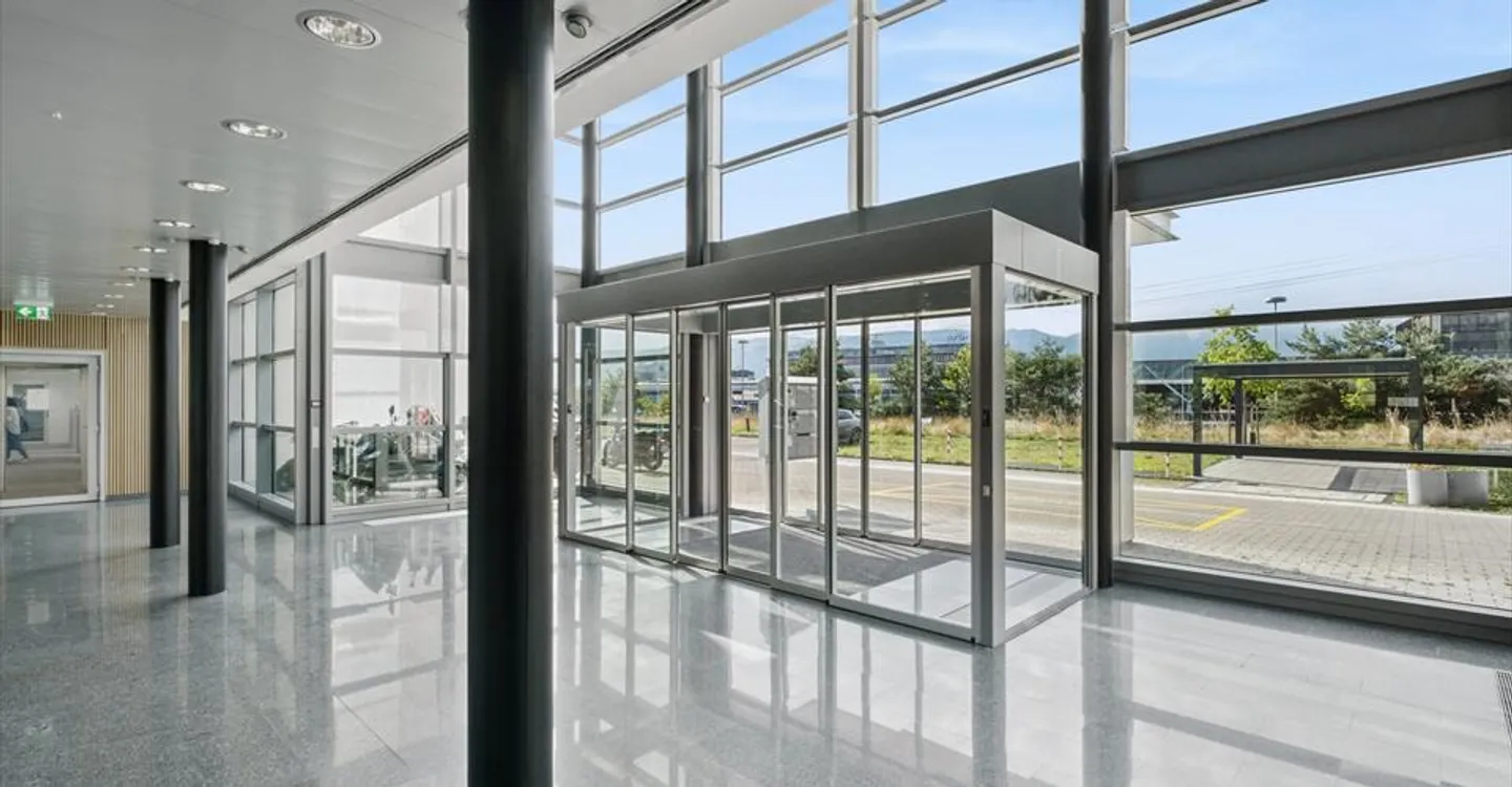 Exceptional Office Near Geneva Airport - Photo 2 of 13