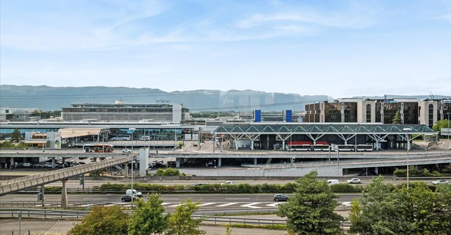 Exceptional Office Near Geneva Airport - Photo 11 of 13