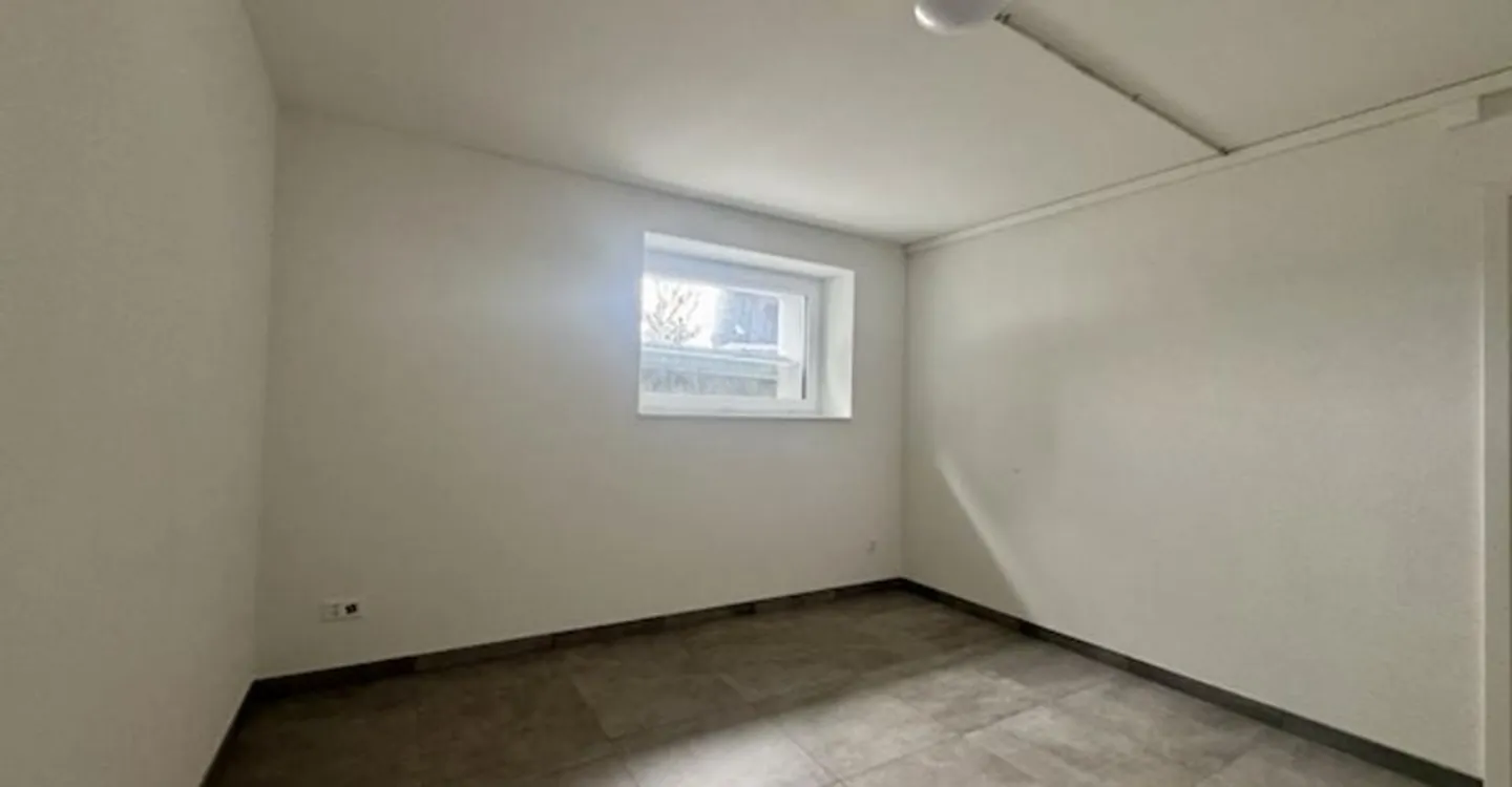 Commercial Space in Scenic Valley - Photo 6 of 10