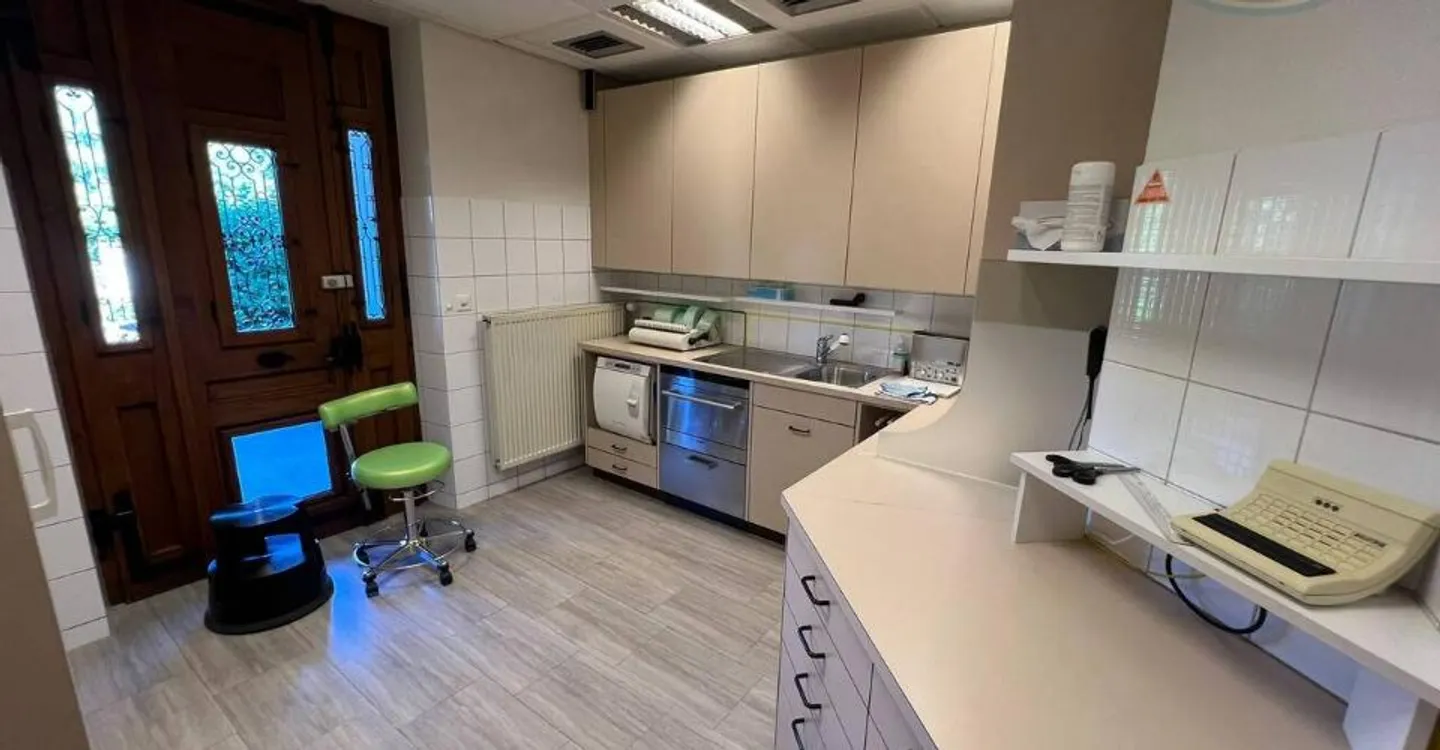 Functional Medical Office Space - Photo 3 of 12