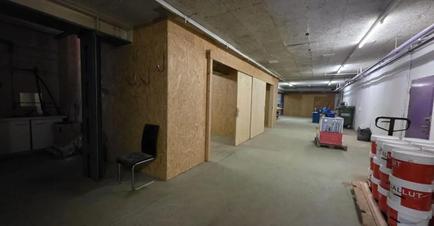 Warehouse - Photo 5 of 7