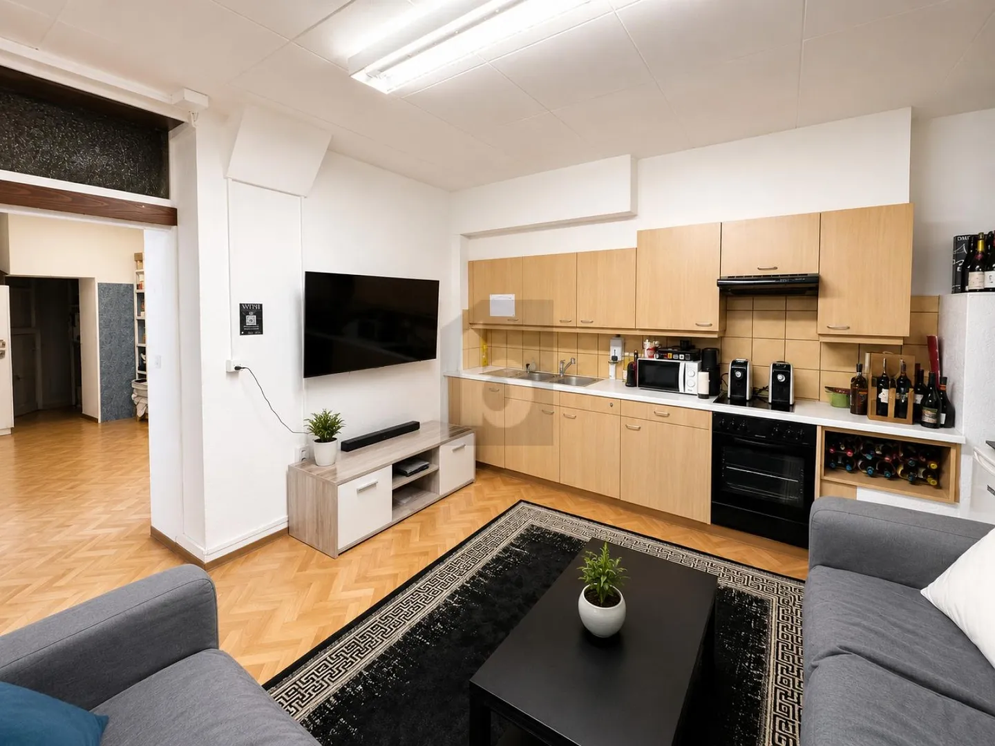 BRIGHT, MODULABLE AND STRATEGICALLY LOCATED - Photo 5 of 6