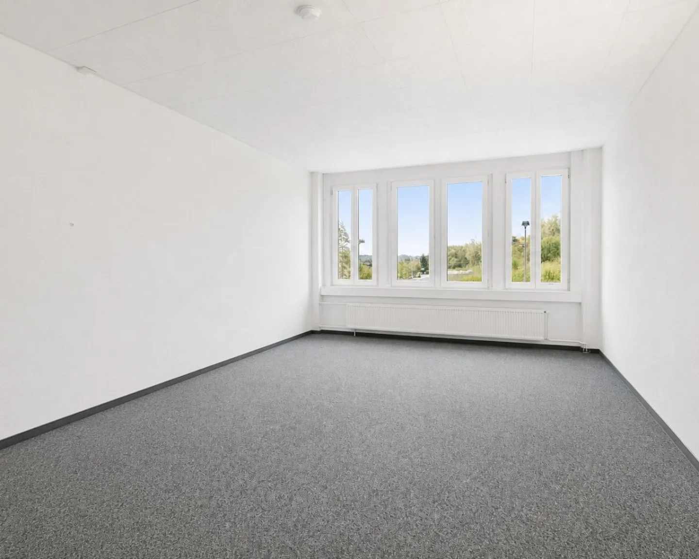 Flexible office space from 191 m² in Dietikon - Photo 3 of 13