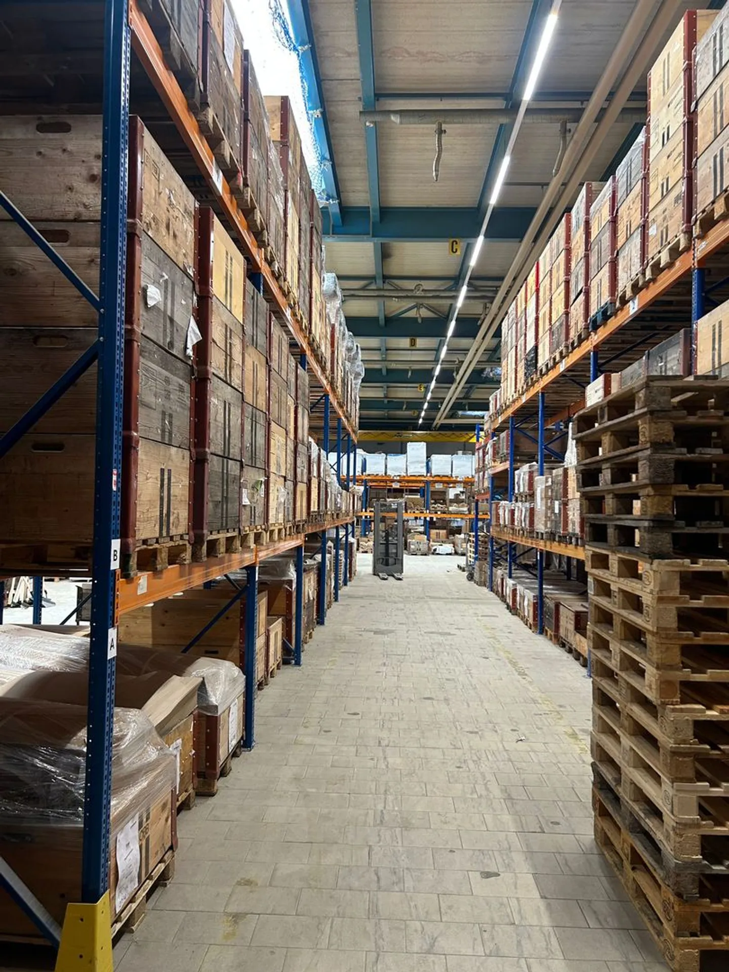 Newly renovated and bright production area on the ground floor! - Photo 6 of 13