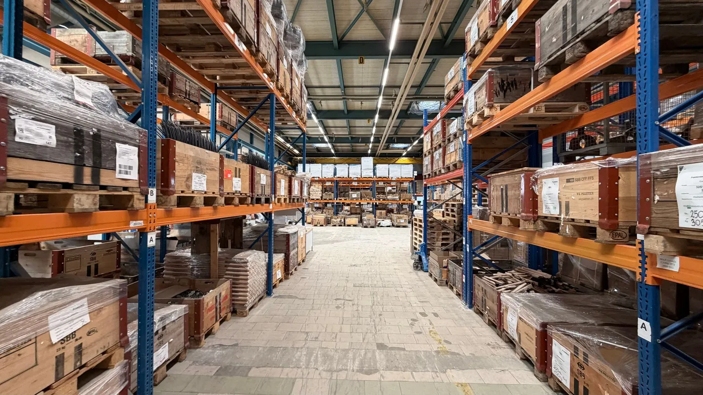 Newly renovated and bright production area on the ground floor! - Photo 8 of 13