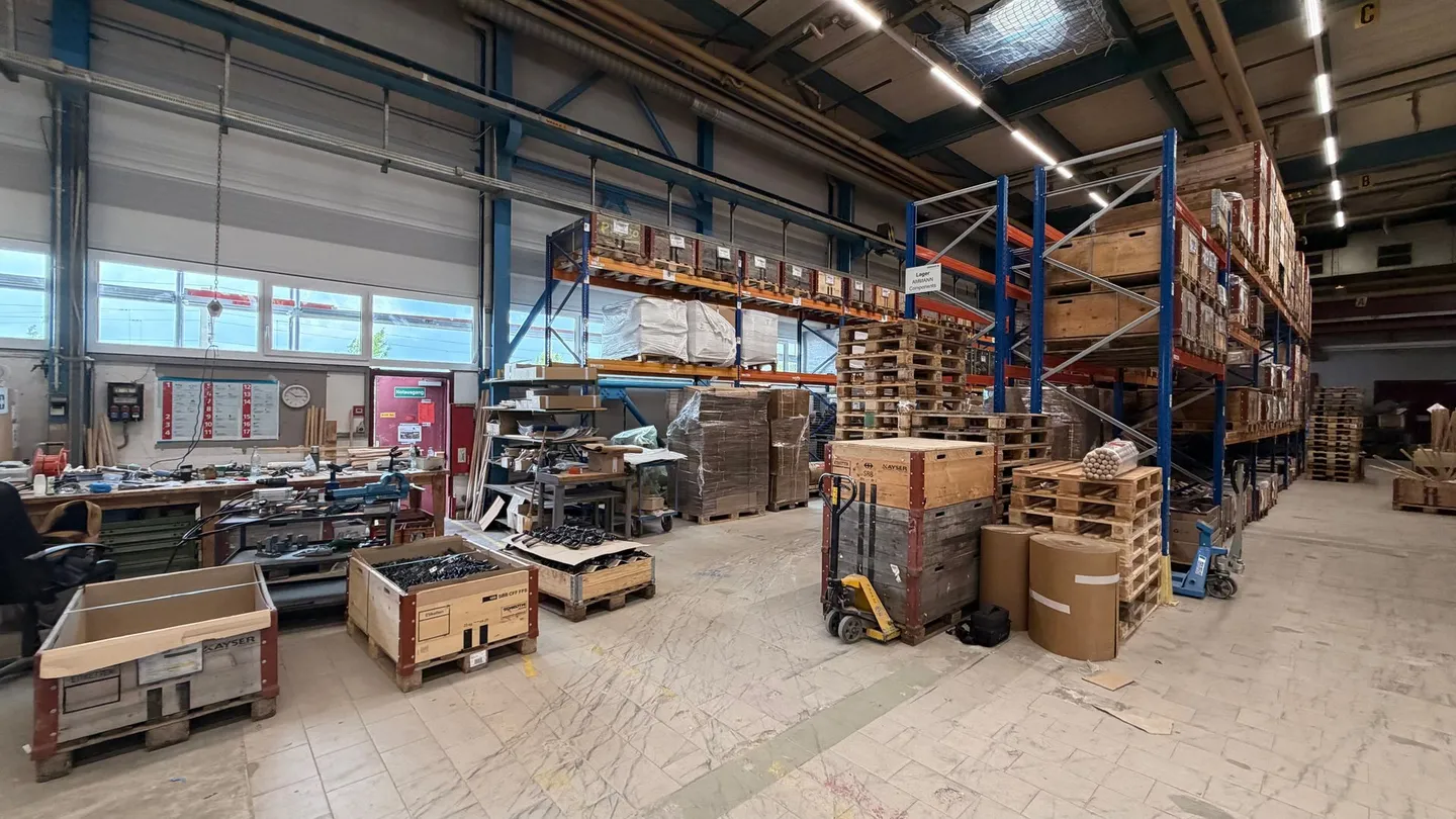 Newly renovated and bright production area on the ground floor! - Photo 10 of 13